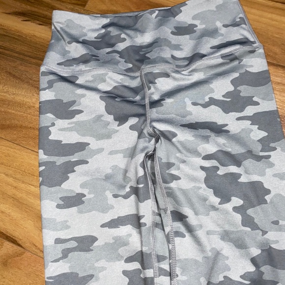 Workout pants - Picture 2 of 3